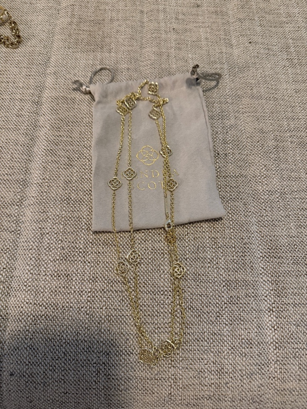 Kendra Scott Devalyn Necklace Gold - long doubled in picture